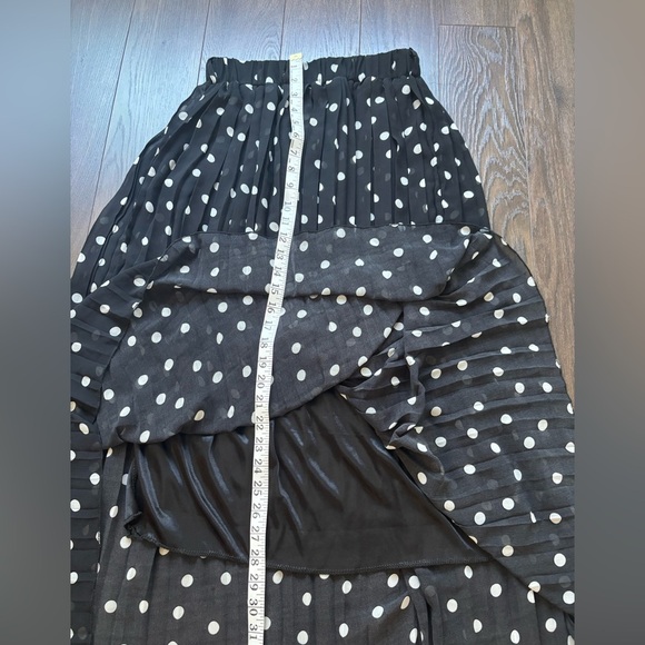 QED LONDON Black and White Polka Dot Midi Pleated Skirt - Picture 11 of 15